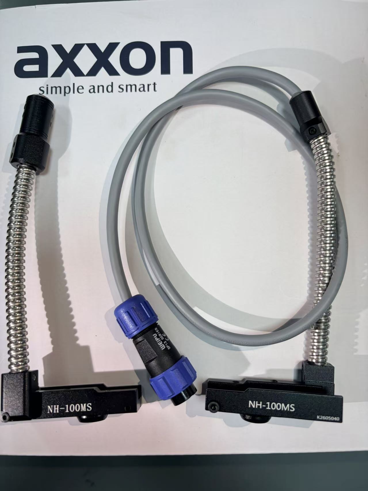 ສາຍ Axxon